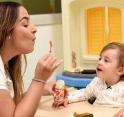 گفتار درمانی کودک در منزل