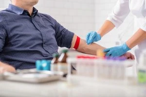 خدمات آزمایشگاهی در منزل