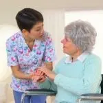 هزینه نگهداری از سالمند در منزل