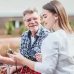 قیمت پرستار سالمند